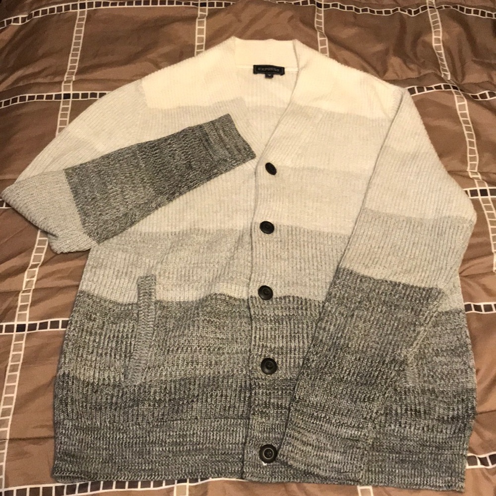 Nice cardigan en different tono